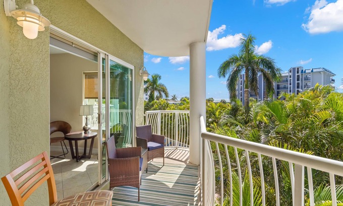 Capri Isle Condo | Condo with Balcony- Pool, Hot Tub Access + Short Walk to Beach!