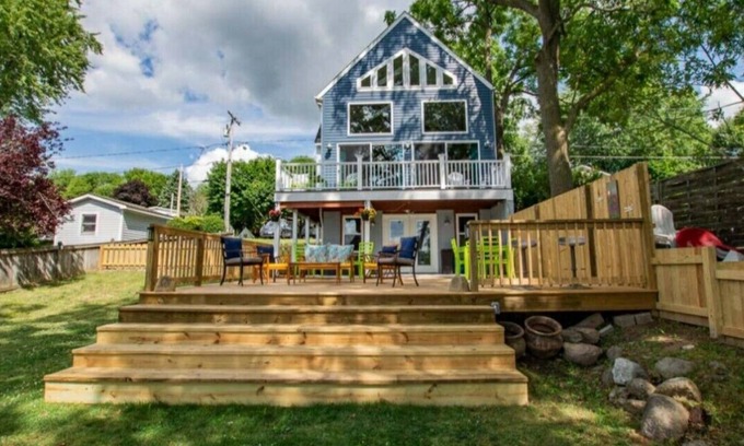 Livonia Cottage | Conesus Lakeview Oasis with Pontoon Rental options