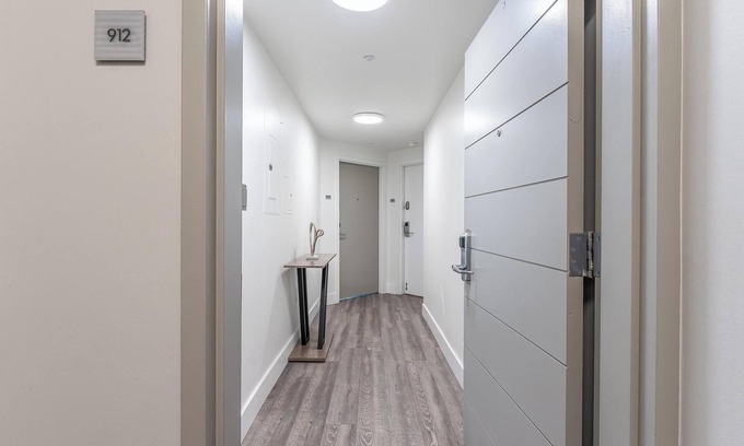 Coconut Grove Condo | Connected Hotel Arya Studios | 2 Beds, 2 Baths, Kitchen + Free 2-Car Parking
