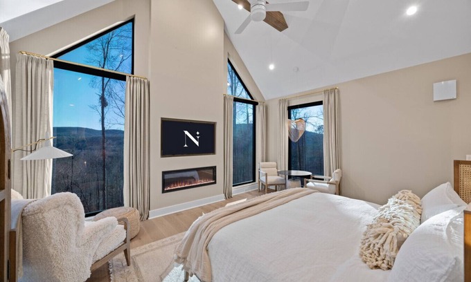 Sparta Cabin | Constellation Capricornus Suite
