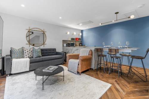 Colville Apartment | Contemporary 2-Bedroom Escape in Notting Hill