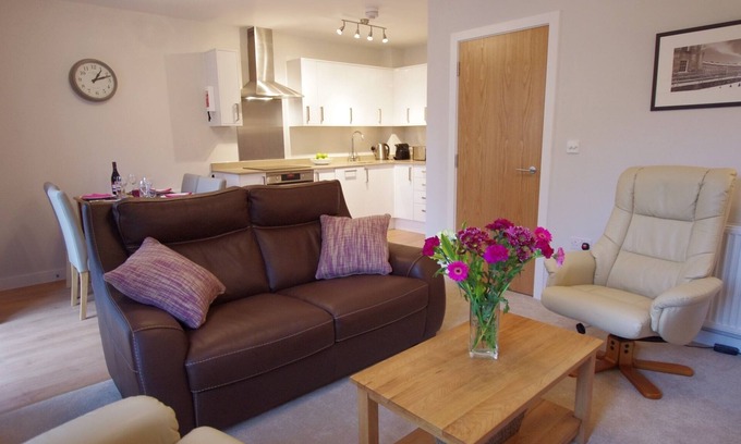 Bath Apartment | Contemporary Apartment In Central Bath, Somerset, England