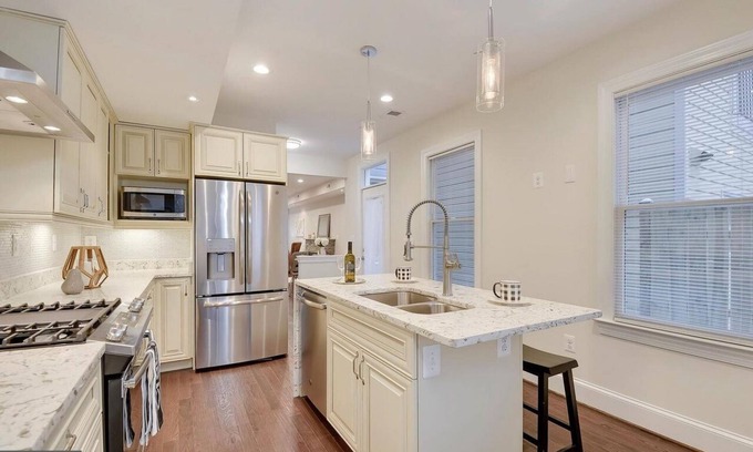 Old Town West House | Contemporary, Cozy, & Convenient in Old Town Alexandria