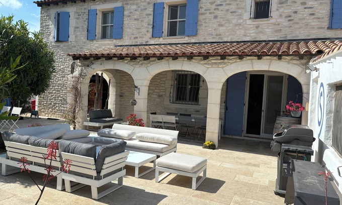 Arles Other | Contemporary farmhouse all mods cons in a 10 ha estate at the heart of the C