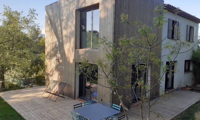 Fuveau House | Contemporary house near Aix en Provence Sainte Victoire view