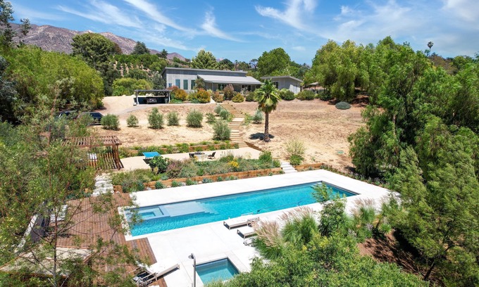 Meiners Oaks House | Contemporary indoor-outdoor luxury wellness center w/pool, hot&cold tubs, sauna