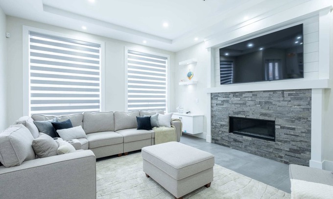 Willoughby House | Contemporary Luxury ~ Office ~ Pkg!