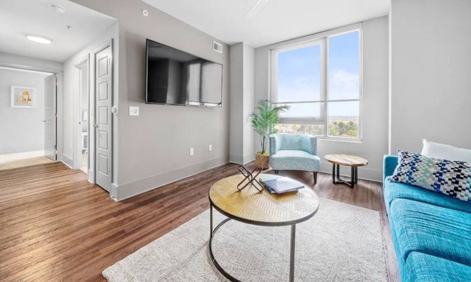 Buckhead Village House | Contemporary living in Buckhead 2BDS/2BA