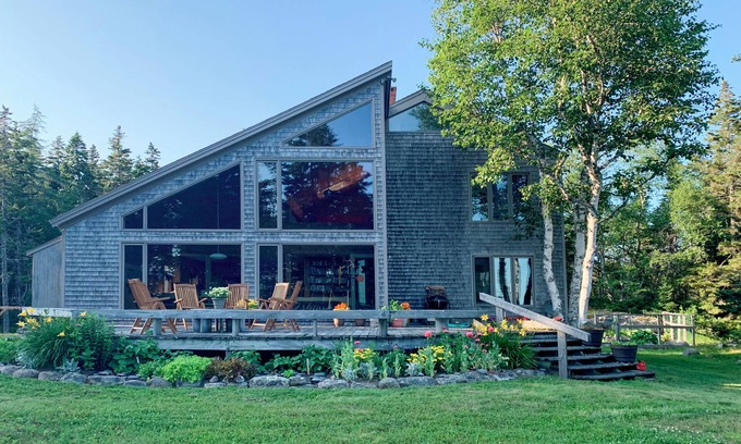Stonington House | Contemporary Shorefront Home on Quiet Cove