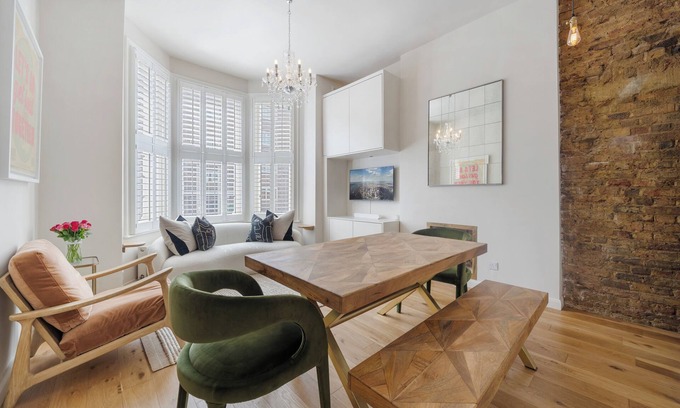 Addison Apartment | Contemporary Spacious Luxury West London Flat