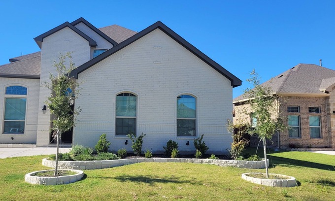 Midlothian House | Contemporary Three Bedroom House