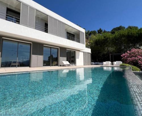Le Ray Villa | Contemporary Villa with Sea View, Infinity Swimming pool, Gym , Cinema room,Lift