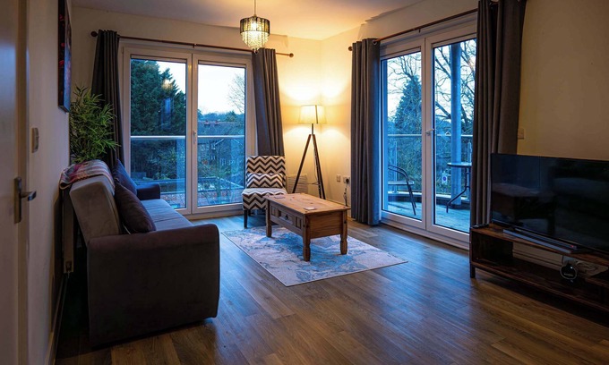 Crawley City Centre Apartment | Convenient 2 Bedroom Apartment in Crawley