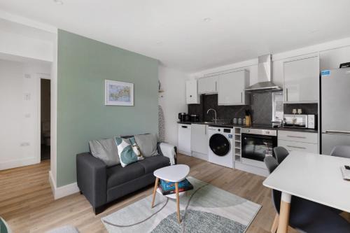 Saltash Apartment | Convenient and Modern 2 Bed Apartment in Saltash