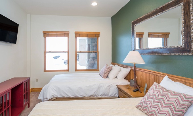 Mountain Village Hotel | Convenient and Cozy Lock-Off Room With Extra Amenities