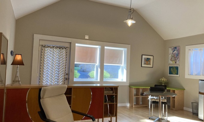 Richmond House | Convenient Chic Cottage