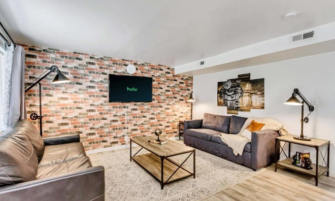 Downtown Salt Lake City Apartment | Convenient - Near Hospitals - King Bed