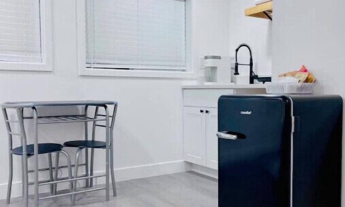 Granite Ridge Apartment | Convenient sunny kitchenette with garage near mountains, lakes, and Highways.