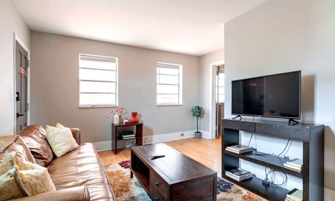 Victorian Village House | Convention - Private Parking - Short North - Pets