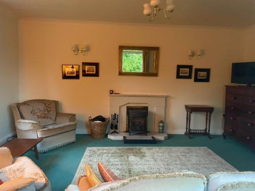 Ballickmoyler House | Cooper Hill R93R209