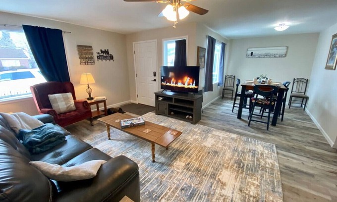 Butte House | Copper City Charmer | Easy Freeway Access