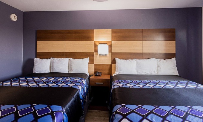 Inver Grove Heights House | Coratel IGH - Deluxe 2 Queen Studio with Kitchenette NS (Oversize)