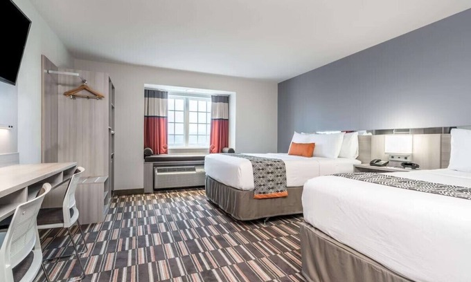 Rochester House | Coratel Inn & Suites by Jasper Rochester-Comfort 2 Queen Bed Non-Smoking
