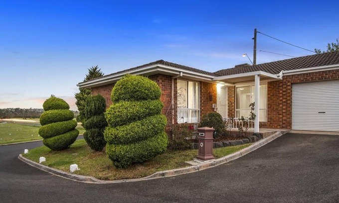 Dandenong North House | Corner Cottage