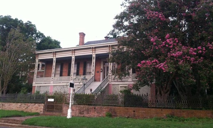 Vicksburg Bed & Breakfast | Corners Mansion Inn - A Bed and Breakfast