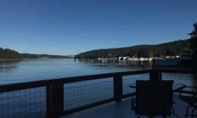 Oak Harbor Apartment | Cornet Bay Boat House (Deception Pass State Park)