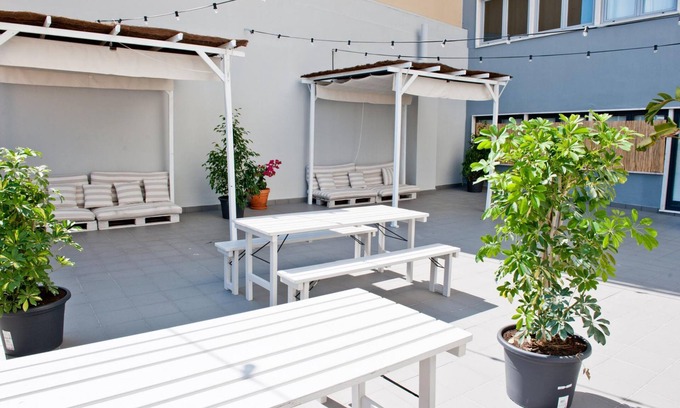 Santo Antonio Apartment | Cosmopolitan Comfort in Lisbon 4A - by Misha s Pl