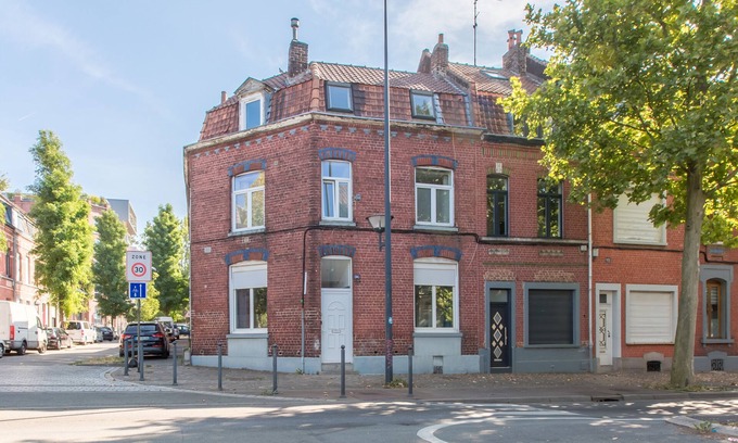 Roubaix House | Cosy π 10 P - 5 bedrooms - 5 bathrooms near Lille and all amenities