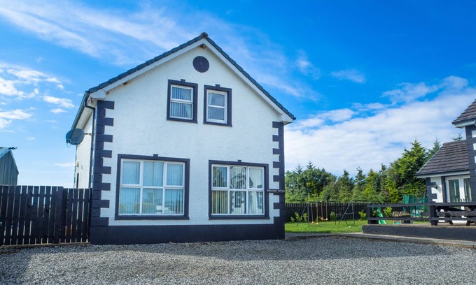 Ballycastle House | Cosy 2 Bedroom Cottage in the countryside of Ballycastle, NI