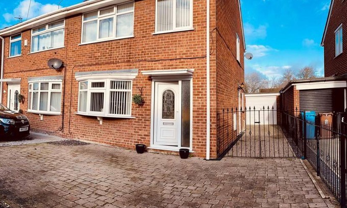 Hull House | Cosy 3-bed house