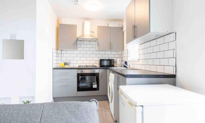 Harehills Apartment | Cosy 3 Bed- Pet Friendly-free Parking-city Centre