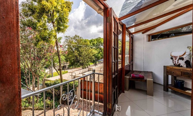 Waterkloof House | Cosy 4 bedroom family home in Waterkloof Pretoria