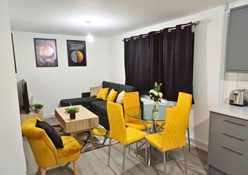 Seven Sisters House | Cosy 4 Bedroom House in Seven Sisters Neath Port Talbot