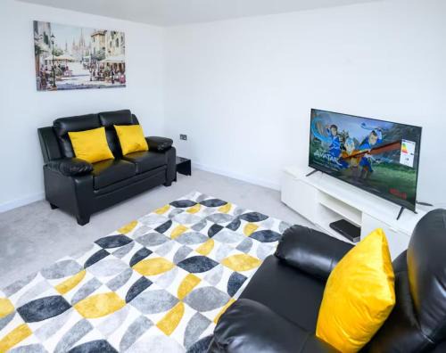 Chatham House | Cosy 5 Bedroom House With Parking