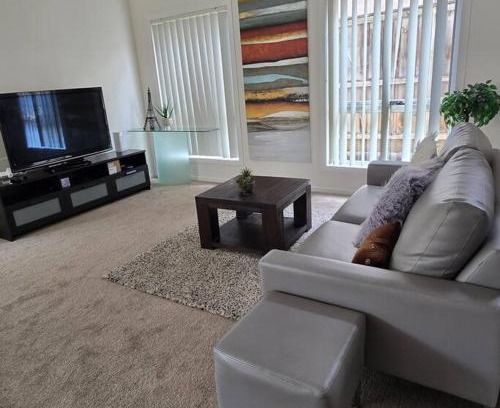 Kellyville Ridge Villa | Cosy 5 x bedroom Kellyvil Ridge