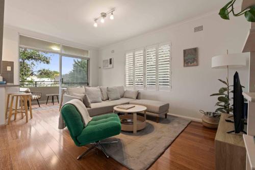 Rose Bay Apartment | Cosy and Quiet Walk to Beach and Harbor
