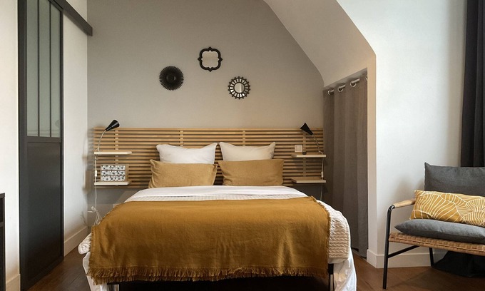 Port-en-Bessin-Huppain Apartment | Cosy apartment at the foot of the port Easy parking