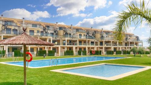 San Jorge Apartment | Cosy Apartment in Castellón with Shared Pool, 55 sqm