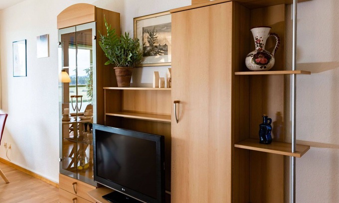 Loffingen Apartment | Cosy apartment for 3 people with pool, WIFI, TV, balcony, pets allowed and parking