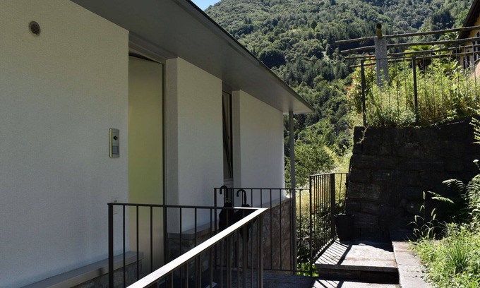 Intragna Apartment | Cosy apartment for 4 guests with WIFI, pool, TV, patio, pets allowed and panoramic view