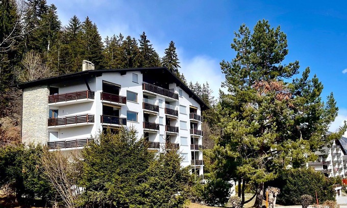 Randogne Apartment | Cosy apartment for 4 people with WIFI, TV, balcony and pets allowed