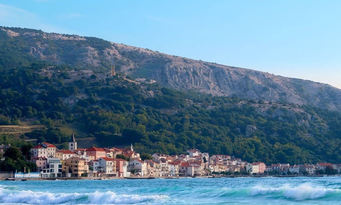 Jurandvor Apartment | Cosy apartment for 4 people with A/C, WIFI, TV, patio and pets allowed