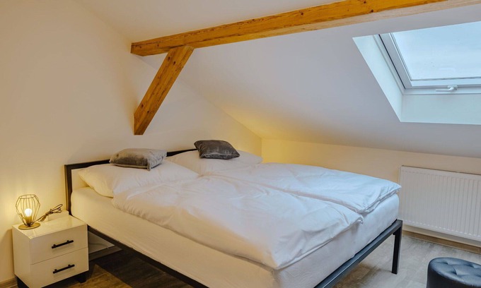 Trebon Apartment | Cosy apartment for 5 guests with WIFI, TV, terrace and panoramic view