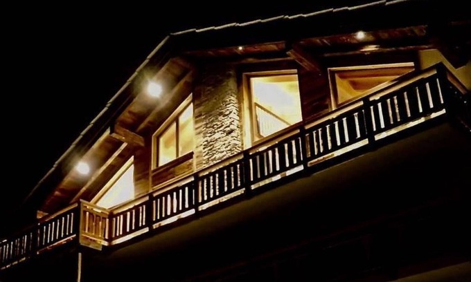 Saas-Fee Apartment | Cosy apartment for 8 people with WIFI, TV and balcony