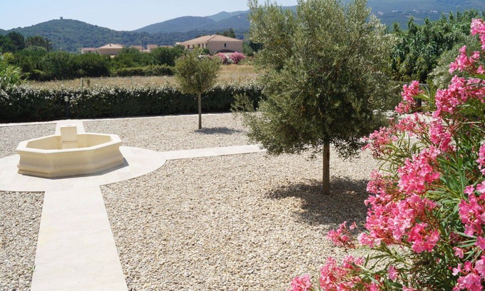 Macinaggio Apartment | Cosy apartment for 4 guests with A/C, TV, terrace, pets allowed and parking