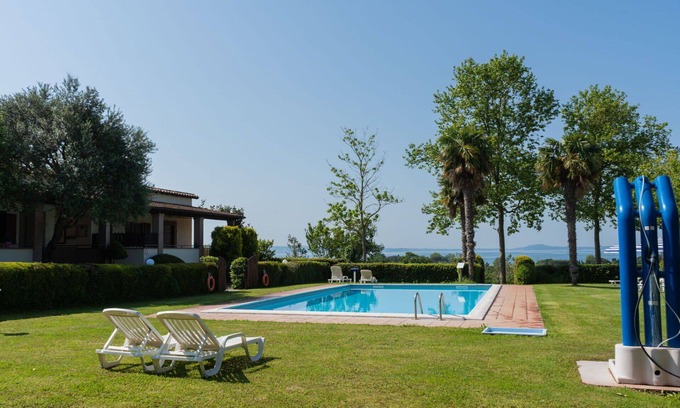 Bolsena Villa | Cosy apartment in villa for 5 guests with pool, WIFI, TV, terrace and pets allowed